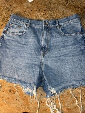 new • zara the 90s bermuda frayed denim shorts
